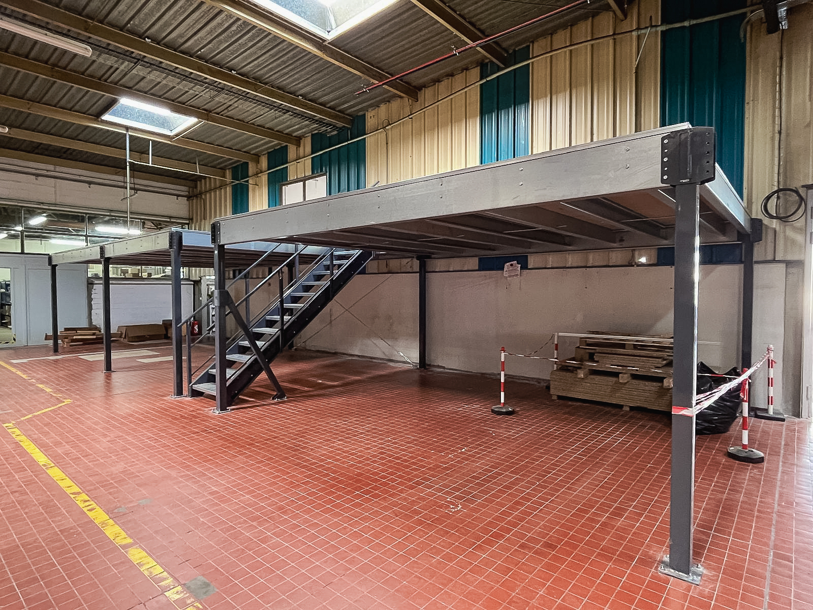 Plateforme stockage & cloisons de bureaux - Adour Racking & Bayonne Rayonnage